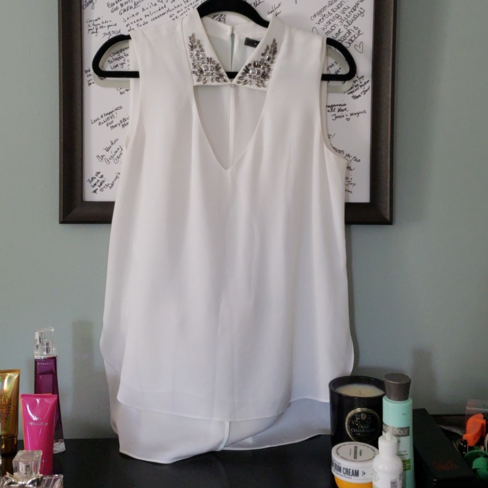 🌸BCBG MaxAzria Festive Top🌸